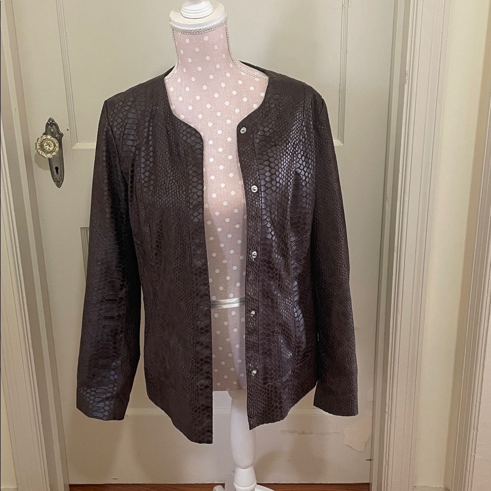 Dana Buchman button up snake print jacket
